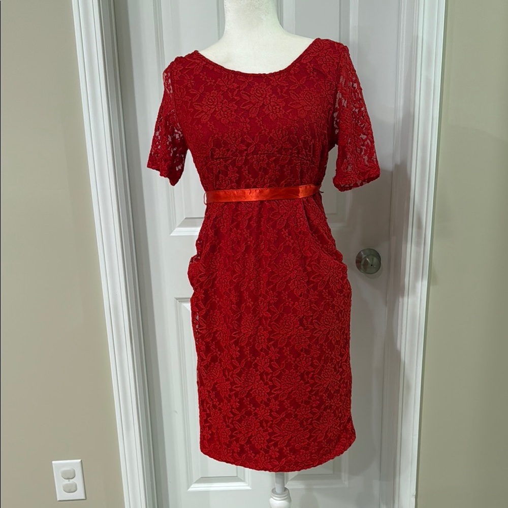 Chic Red Lace Midi Dress
